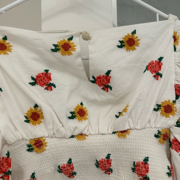 NWT Farm Rio mixed cross stitch flowers embroidered crop top (off white color) - Picture 5 of 6